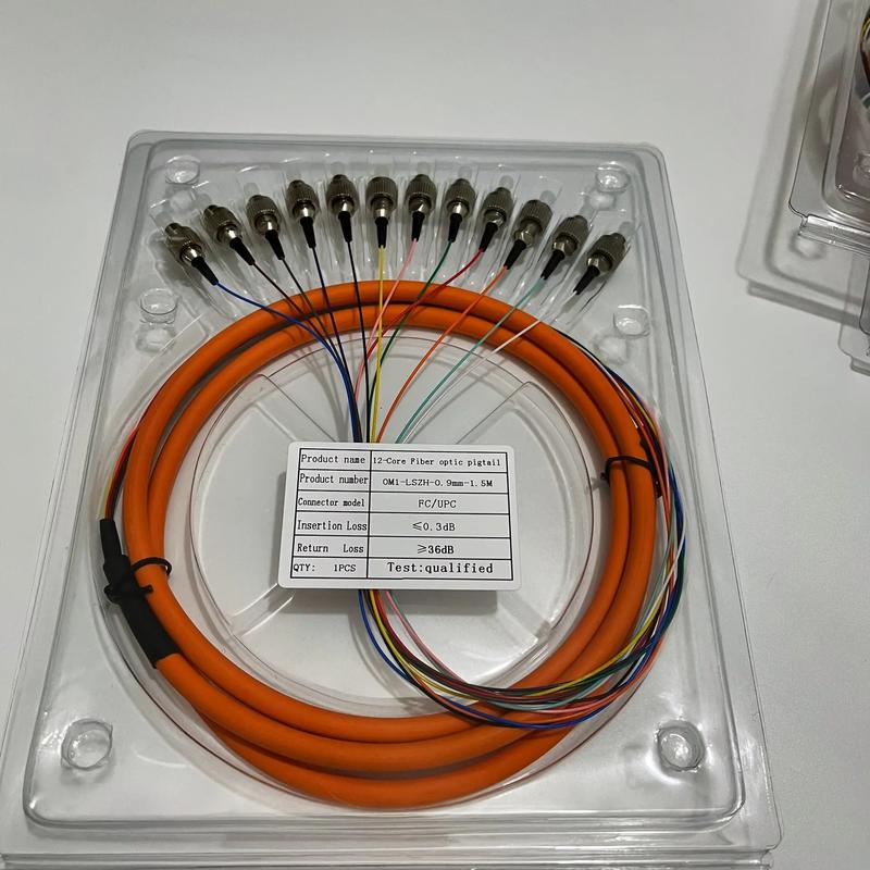 河南霖竹通讯光纤产品工厂可定制各类光纤跳线尾纤分路器等光纤产
